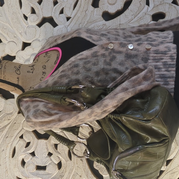 b. makowsky Leather Grean Shoulder Hobo Bag - Picture 3 of 17